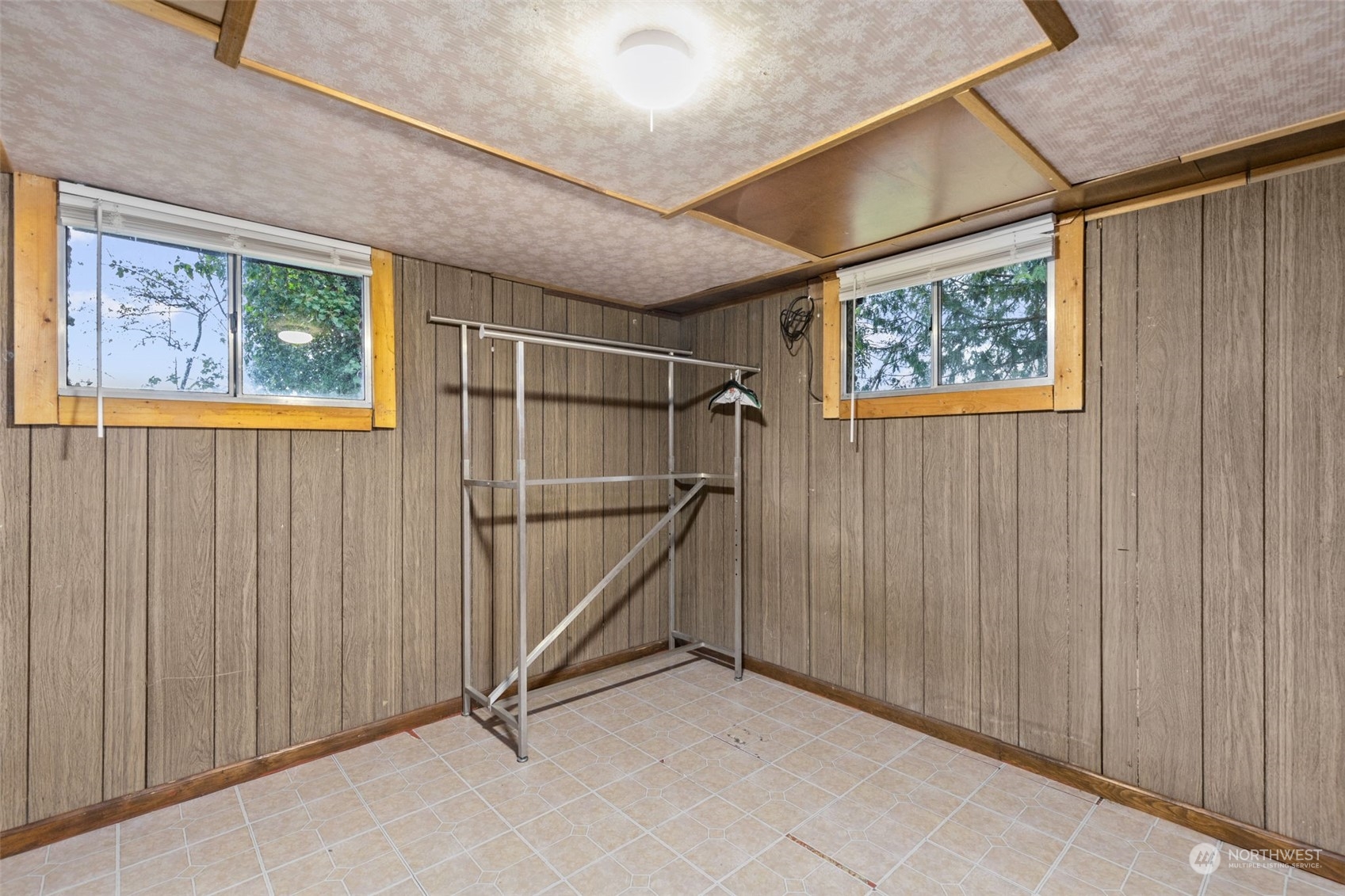 666 Sunset Boulevard Northeast Renton, WA 98056 - Photo 30 of 39 a view of an entryway