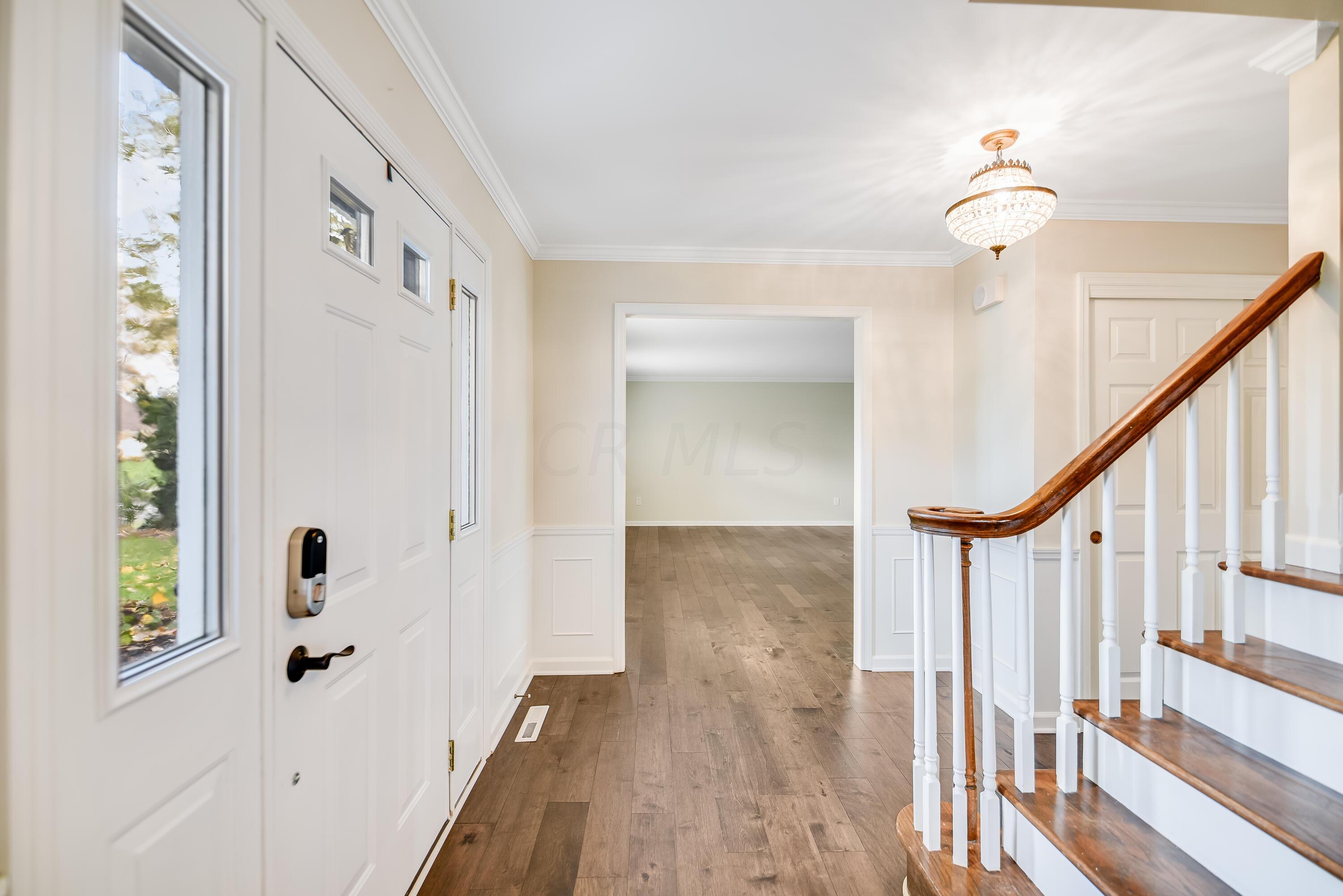 2371 Sandover Road Columbus, OH 43220 - Photo 6 of 51 Foyer 2