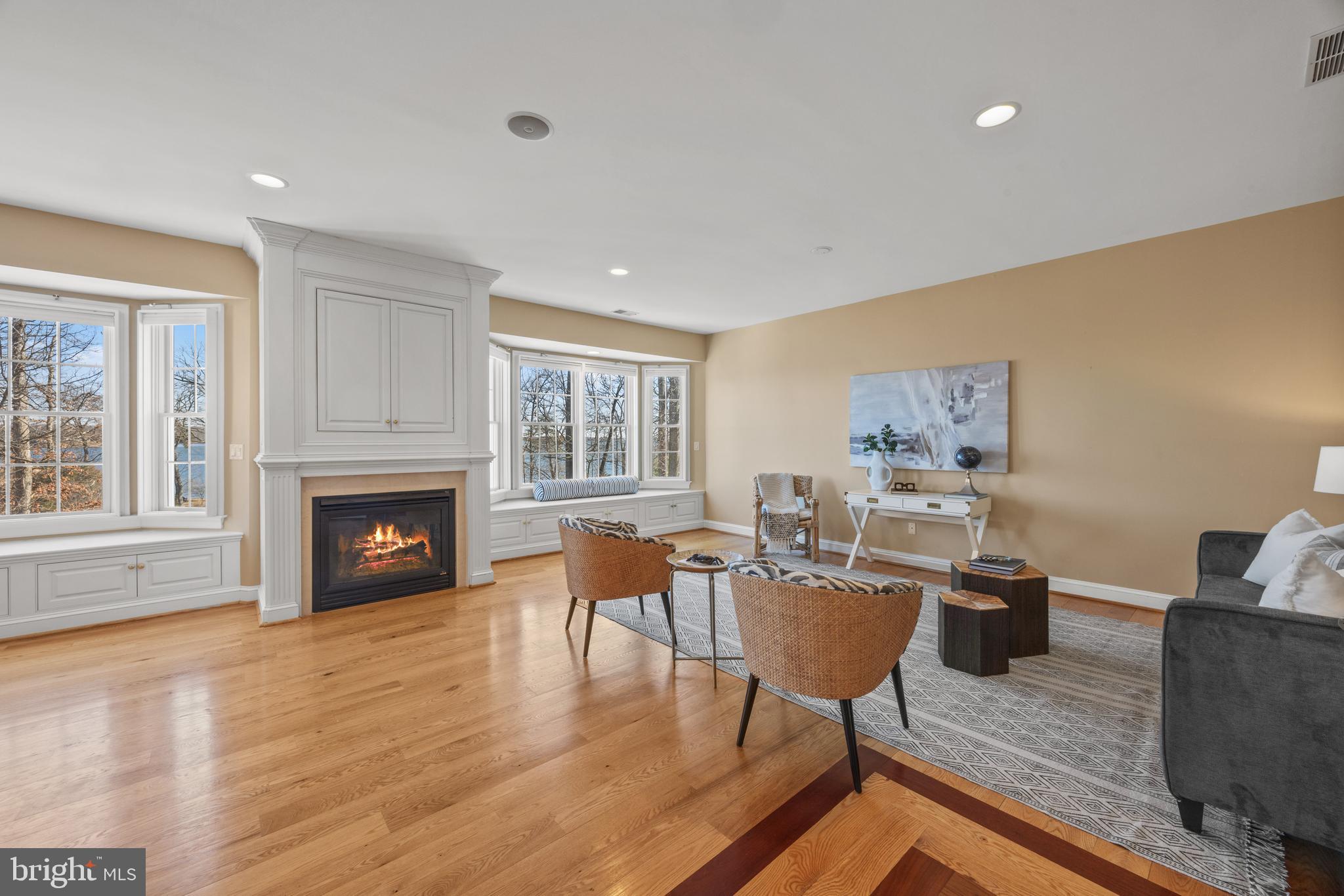 3317 Old Cedar Point Road Edgewater, MD 21037 - Photo 23 of 48 Sitting area and fireplace