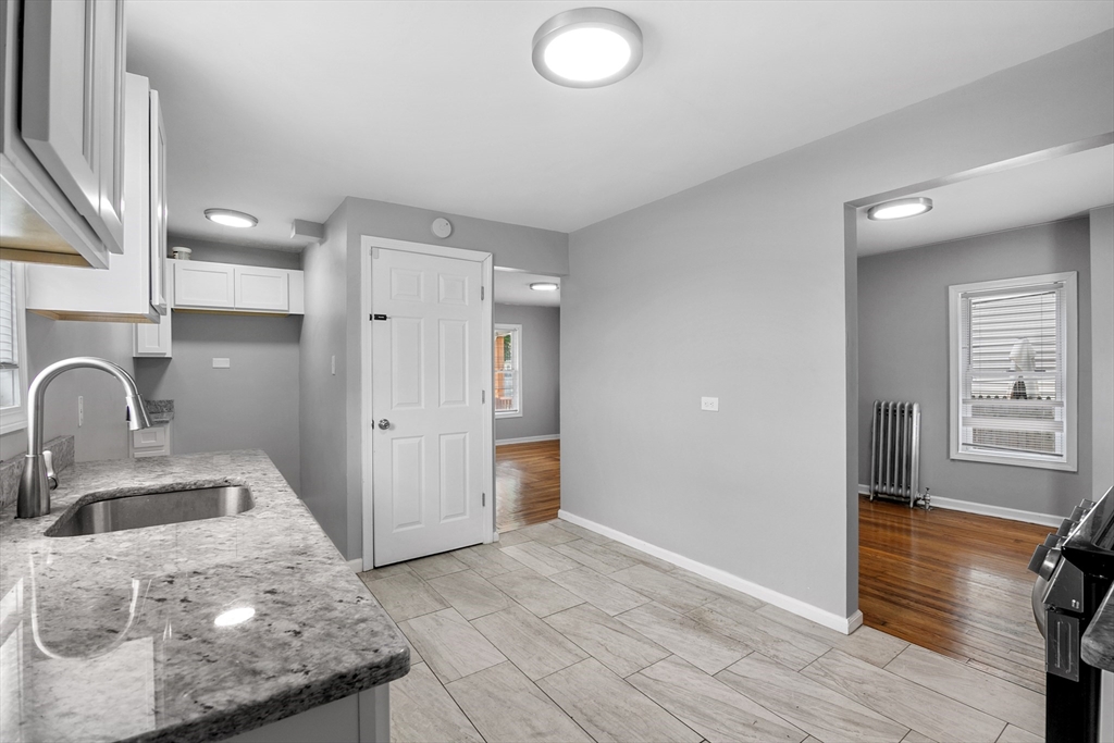 296 Quincy Street Springfield, MA 01109 - Photo 8 of 26 Gallery Image 8