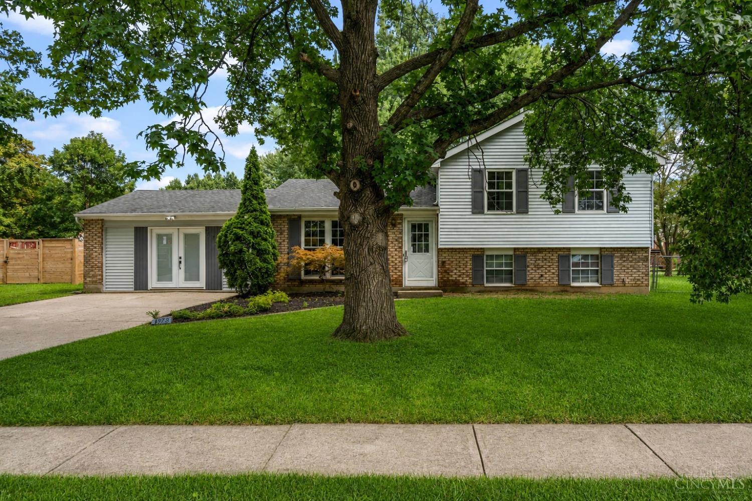 675 Woodgate Road Cincinnati, OH 45244 - Photo 1 of 38 Gallery Image 1