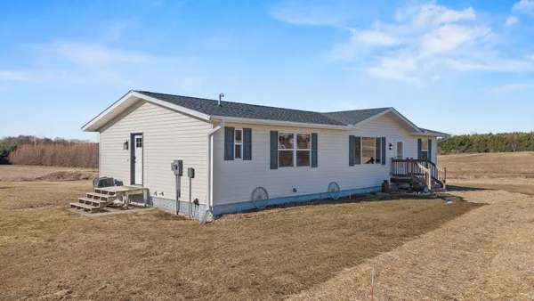 $475,000 | W2521 890th Avenue, Spring Valley, WI 54767