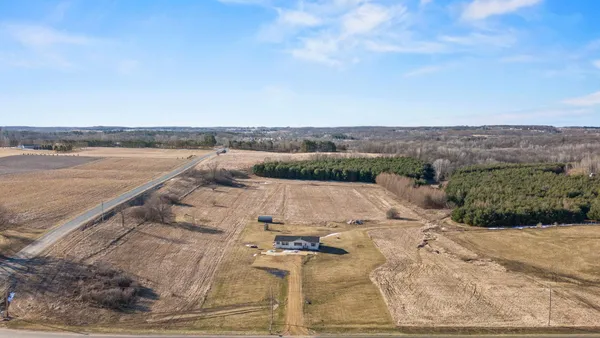 $450,000 | W2521 890th Avenue, Spring Valley, WI 54767