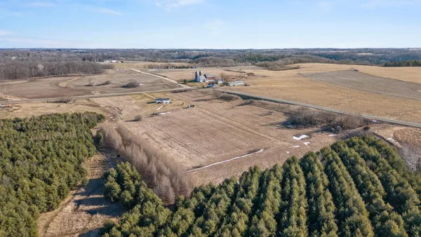 $450,000 | W2521 890th Avenue, Spring Valley, WI 54767