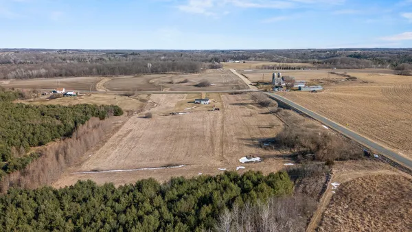 $450,000 | W2521 890th Avenue, Spring Valley, WI 54767