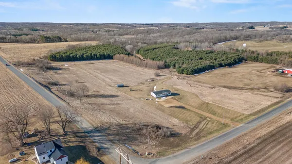 $450,000 | W2521 890th Avenue, Spring Valley, WI 54767