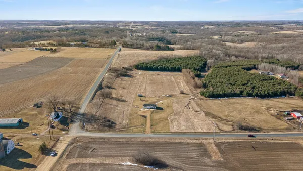 $450,000 | W2521 890th Avenue, Spring Valley, WI 54767