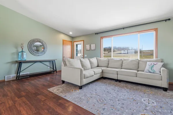 $450,000 | W2521 890th Avenue, Spring Valley, WI 54767