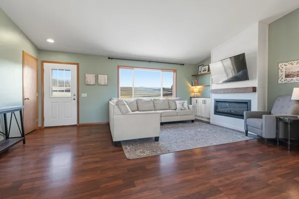 $450,000 | W2521 890th Avenue, Spring Valley, WI 54767