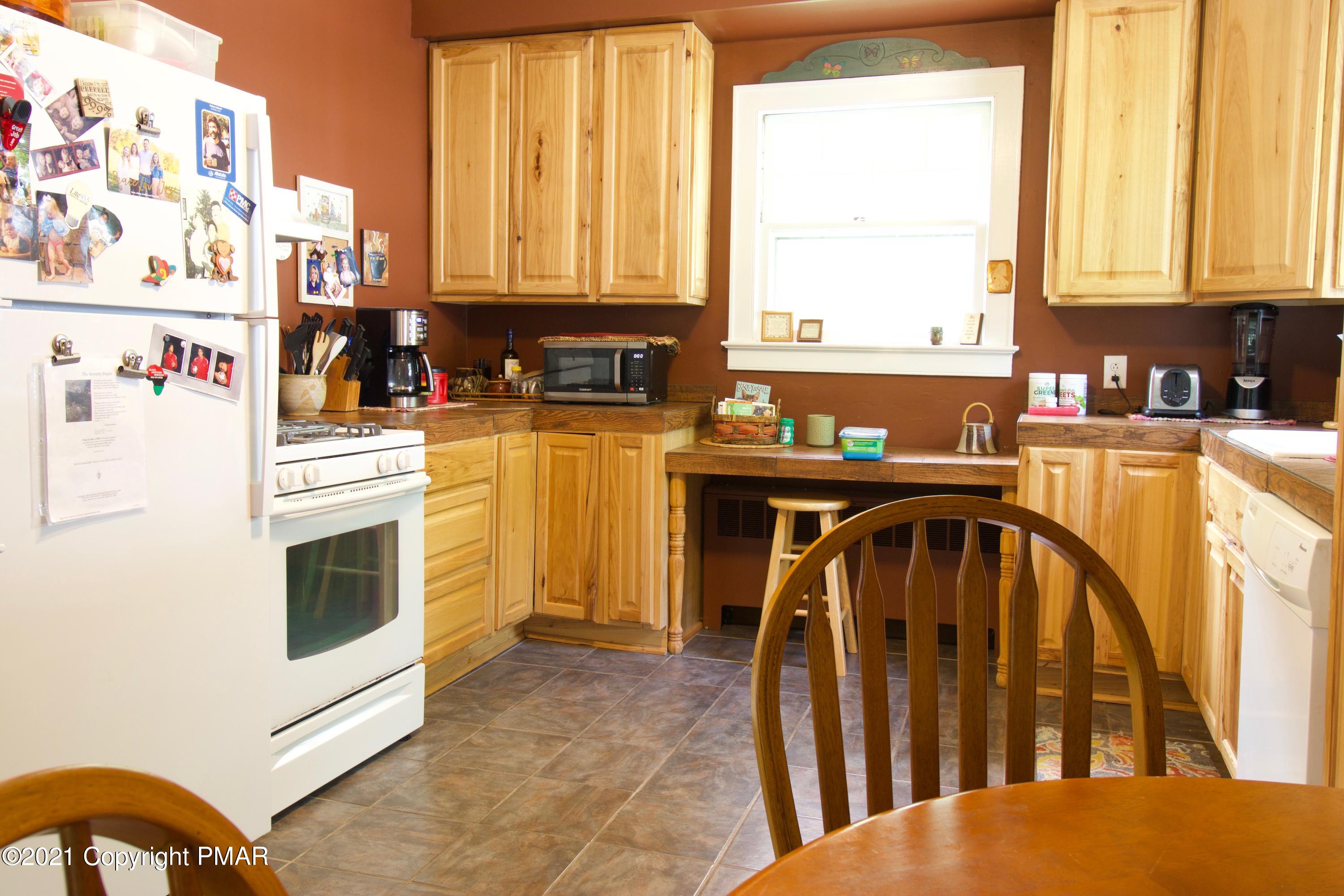 327 Carlton Road Mount Pocono, PA 18344 - Photo 17 of 34 Kitchen#2