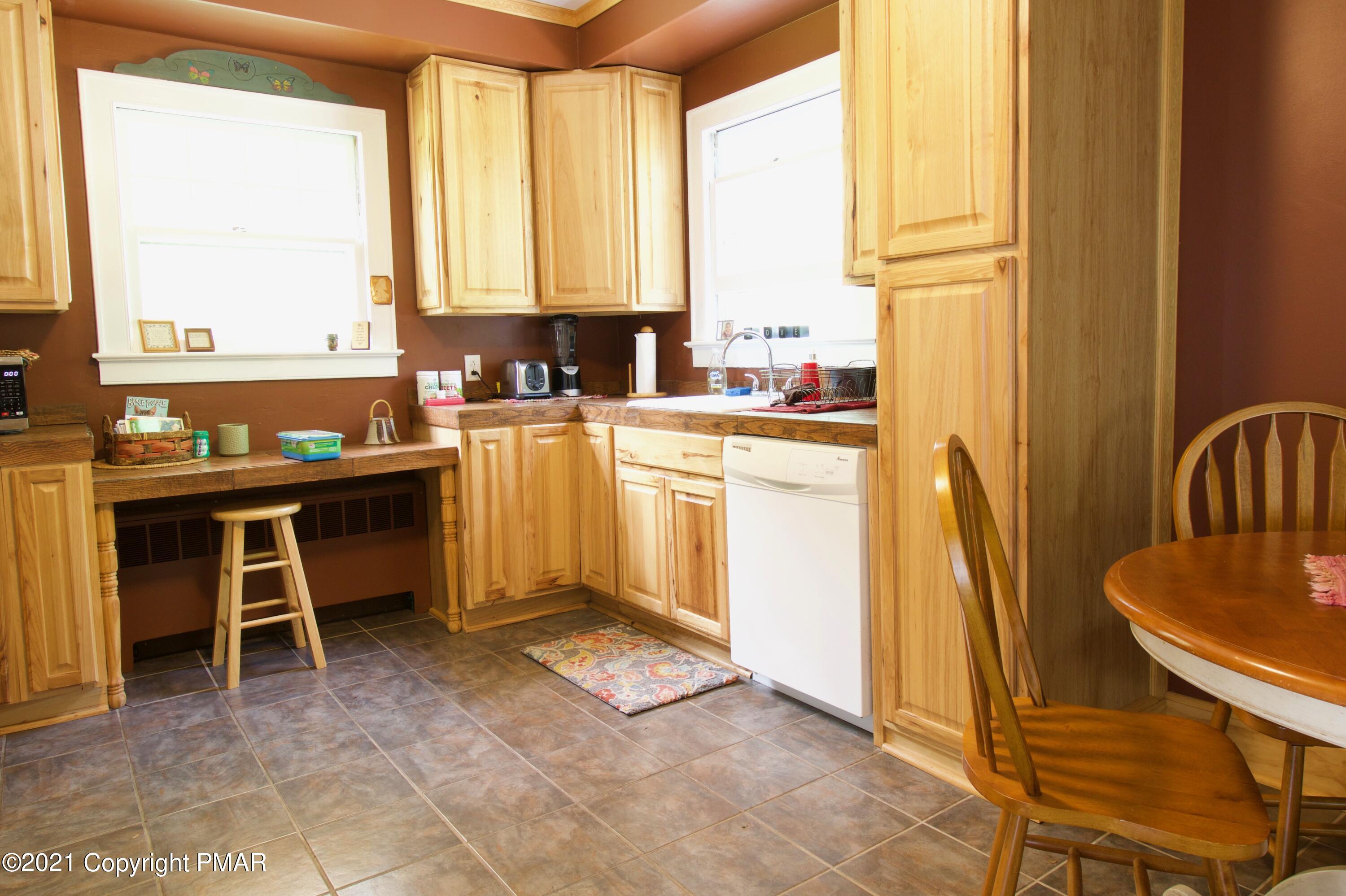 327 Carlton Road Mount Pocono, PA 18344 - Photo 18 of 34 Kitchen#1