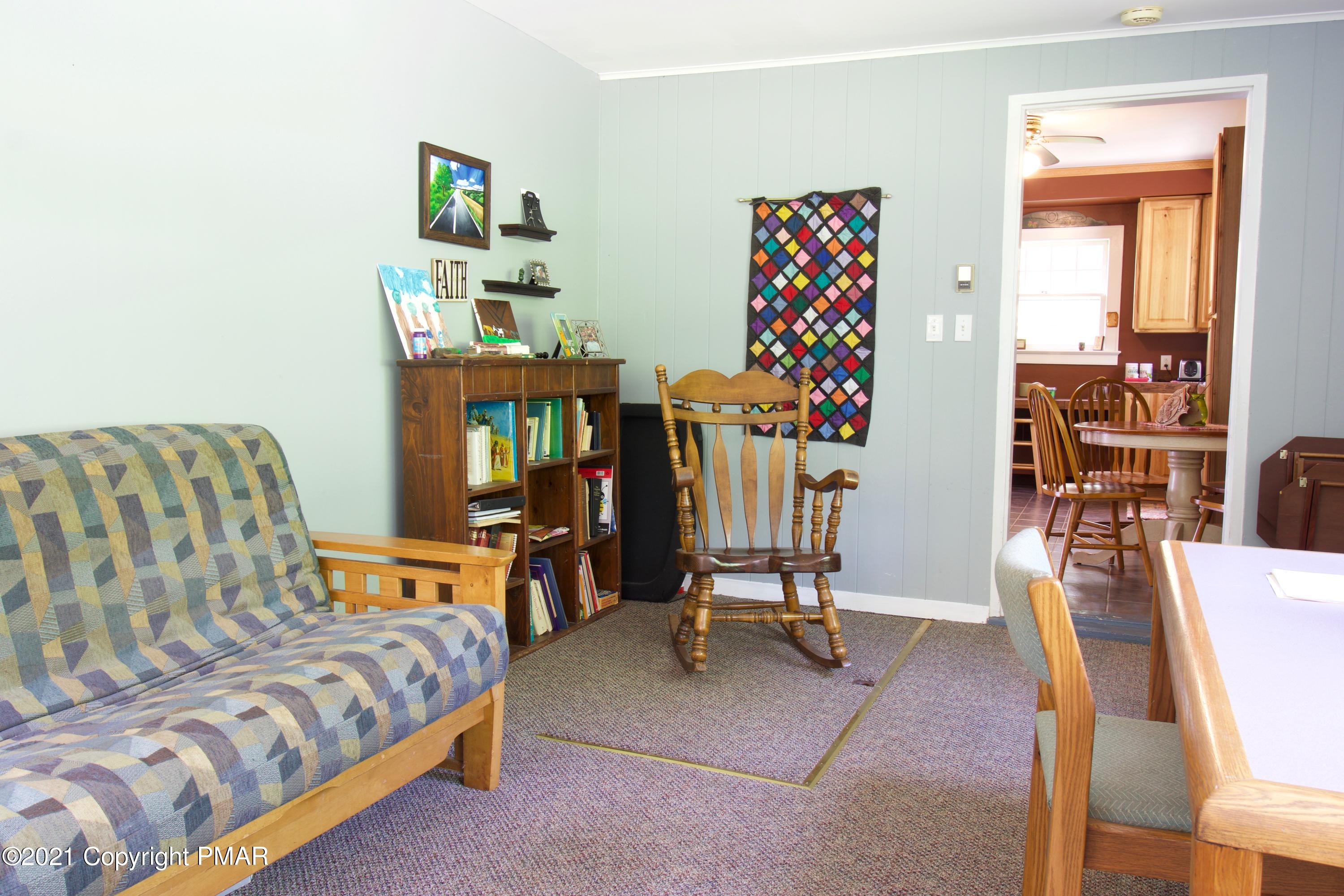 327 Carlton Road Mount Pocono, PA 18344 - Photo 21 of 34 Den#3