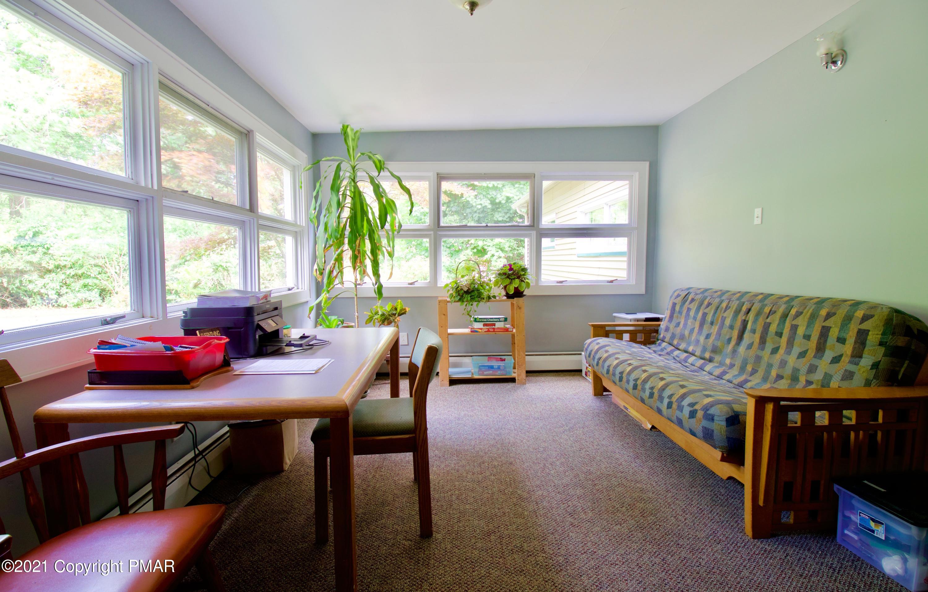 327 Carlton Road Mount Pocono, PA 18344 - Photo 23 of 34 Den#1