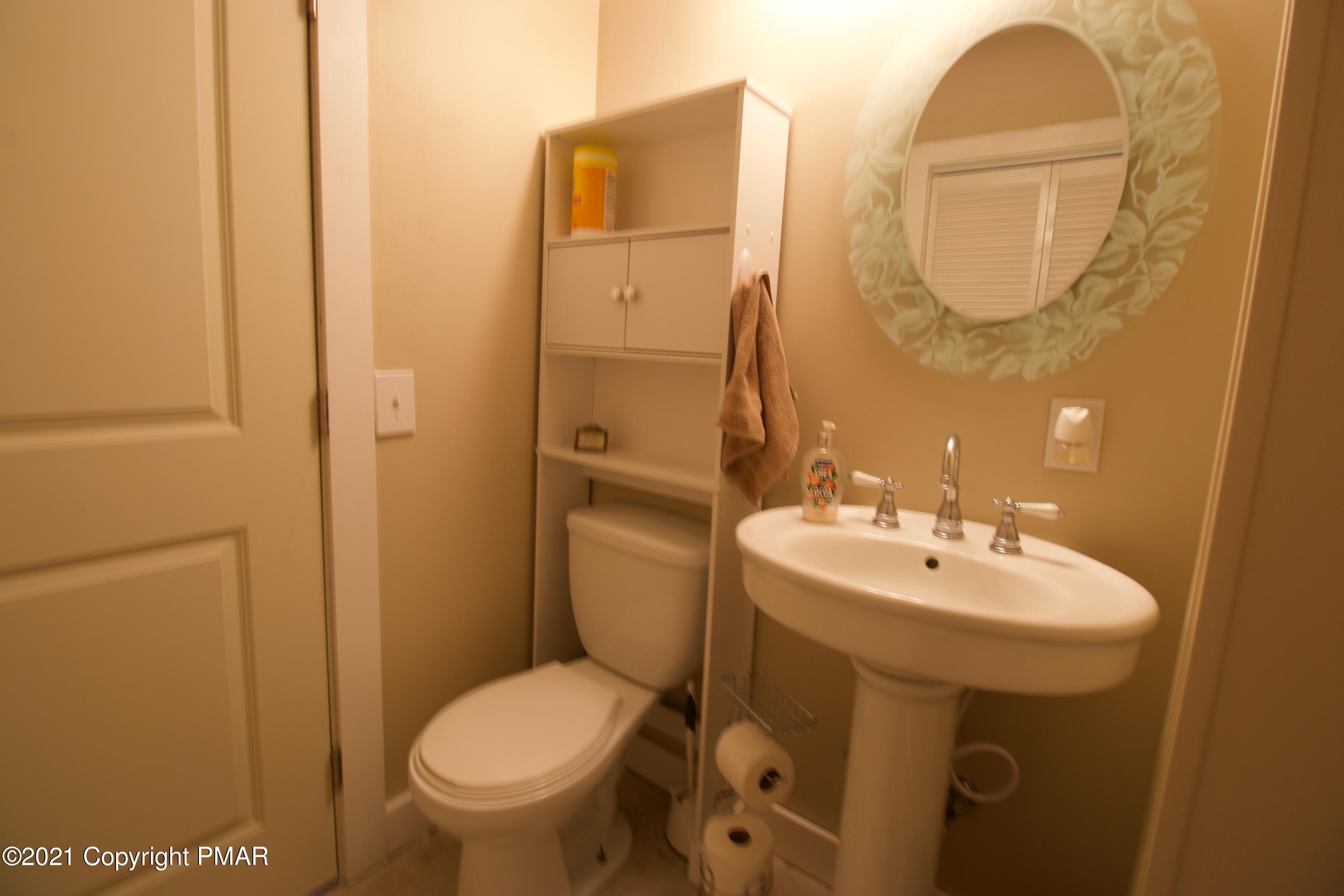 327 Carlton Road Mount Pocono, PA 18344 - Photo 24 of 34 Bath#1