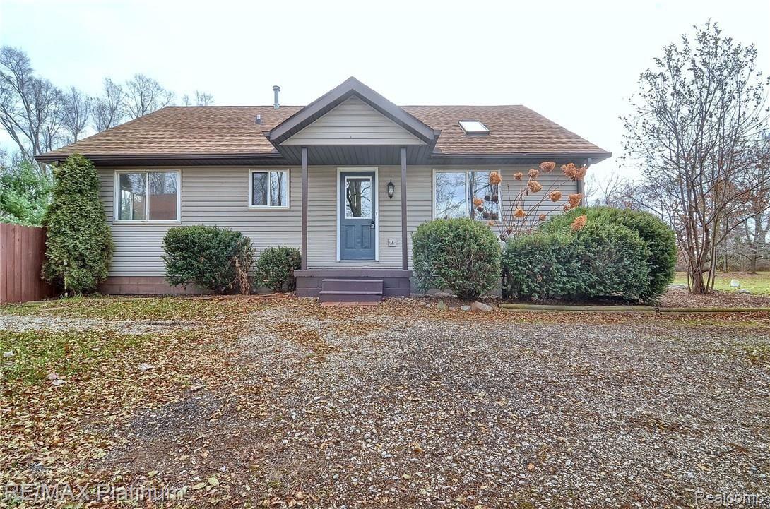 10328 Antcliff Road Fowlerville, MI 48836 - Photo 19 of 23 SIDE VIEW