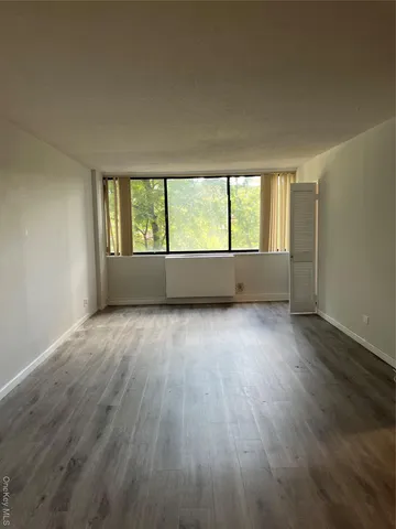 $385,000 | 2 Bay Club Drive, Unit 3H | Bay Terrace