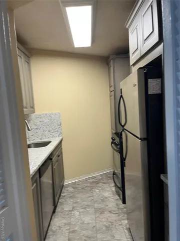 $385,000 | 2 Bay Club Drive, Unit 3H | Bay Terrace