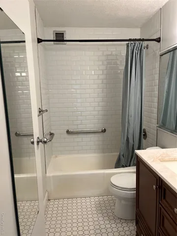 $385,000 | 2 Bay Club Drive, Unit 3H | Bay Terrace