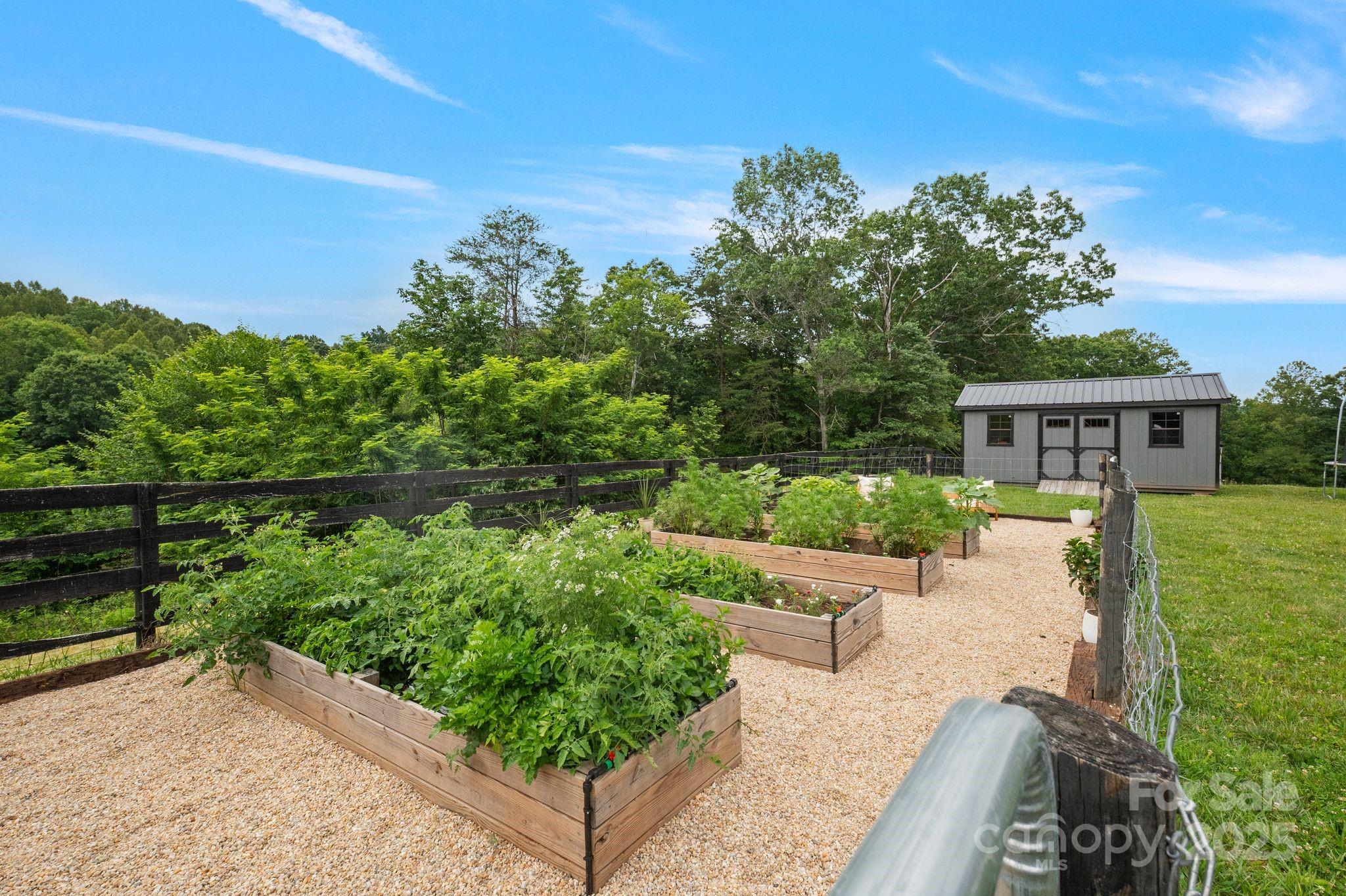 6500 Duck Creek Road Lenoir, NC 28645 - Photo 30 of 40