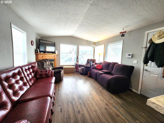 $85,000 | 1601 Carolyn Terrace, Unit 9, Elgin, OR 97827