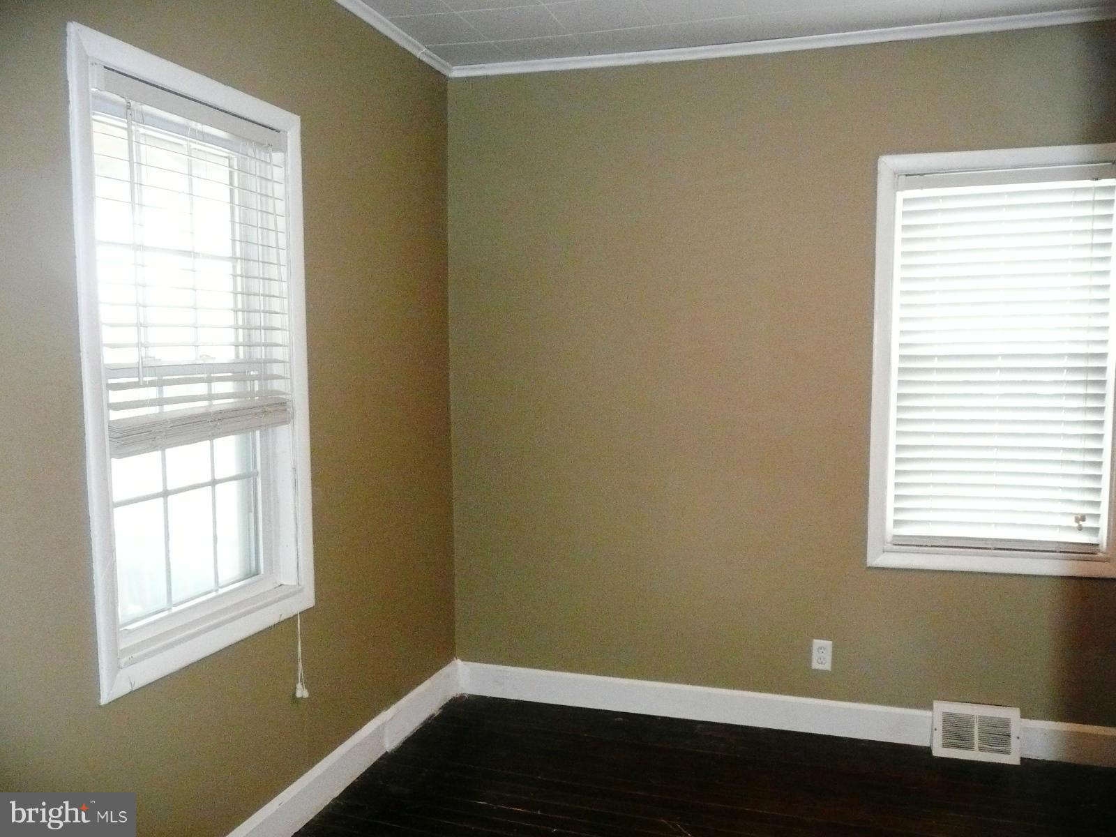 501 South Mildred Street Ranson, WV 25438 - Photo 3 of 29 a view of room and window