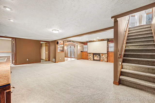 $539,900 | 4035 Patti Road, Dorr, MI 49323