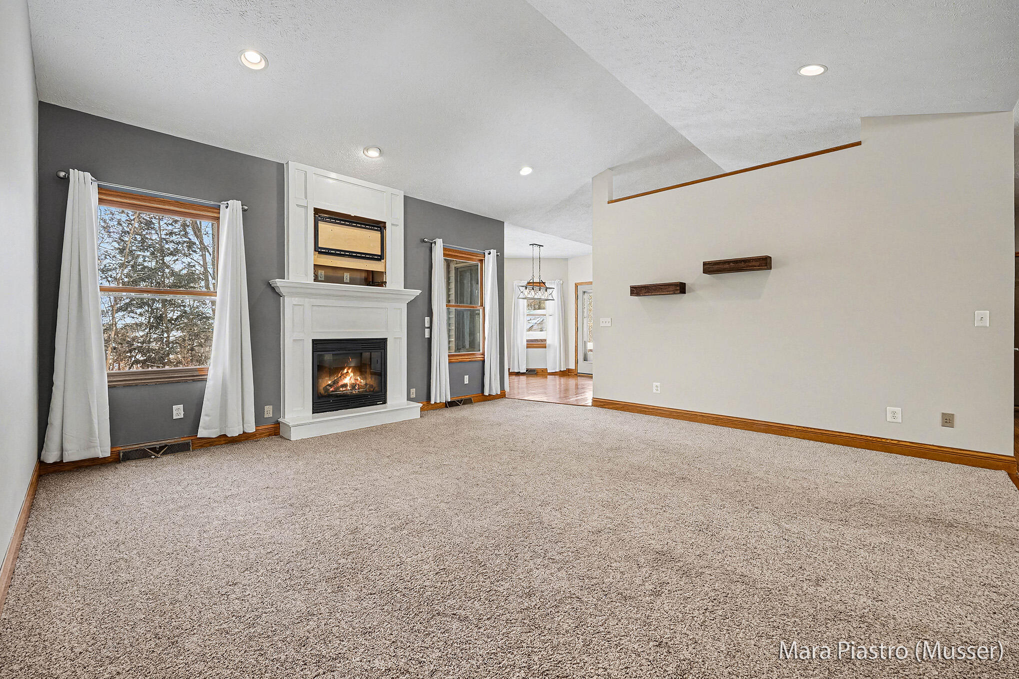 4035 Patti Road Dorr, MI 49323 - Photo 6 of 49 Living Room