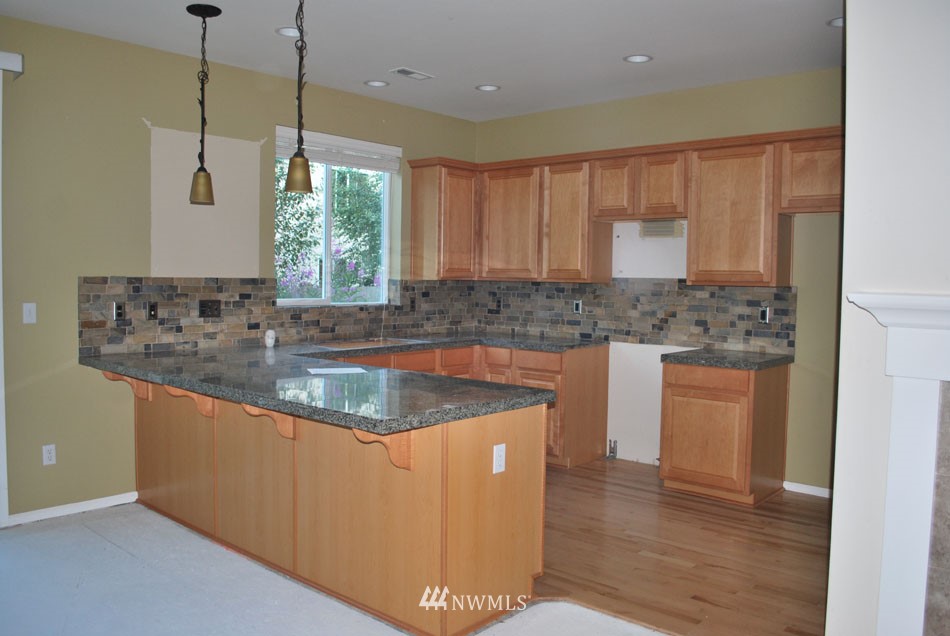 16113 35th Park Southeast Bothell, WA 98012 - Photo 4 of 12 Gallery Image 4
