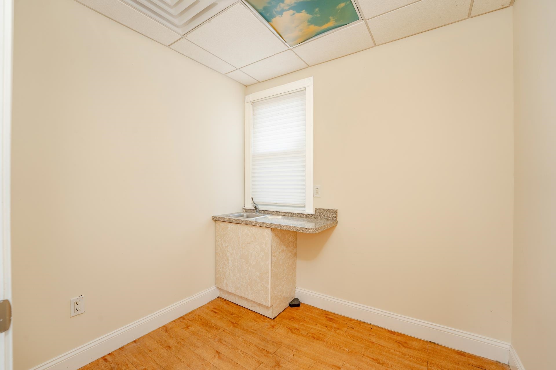 98 New Somers Point, NJ 08244 - Photo 31 of 49 a view of empty room