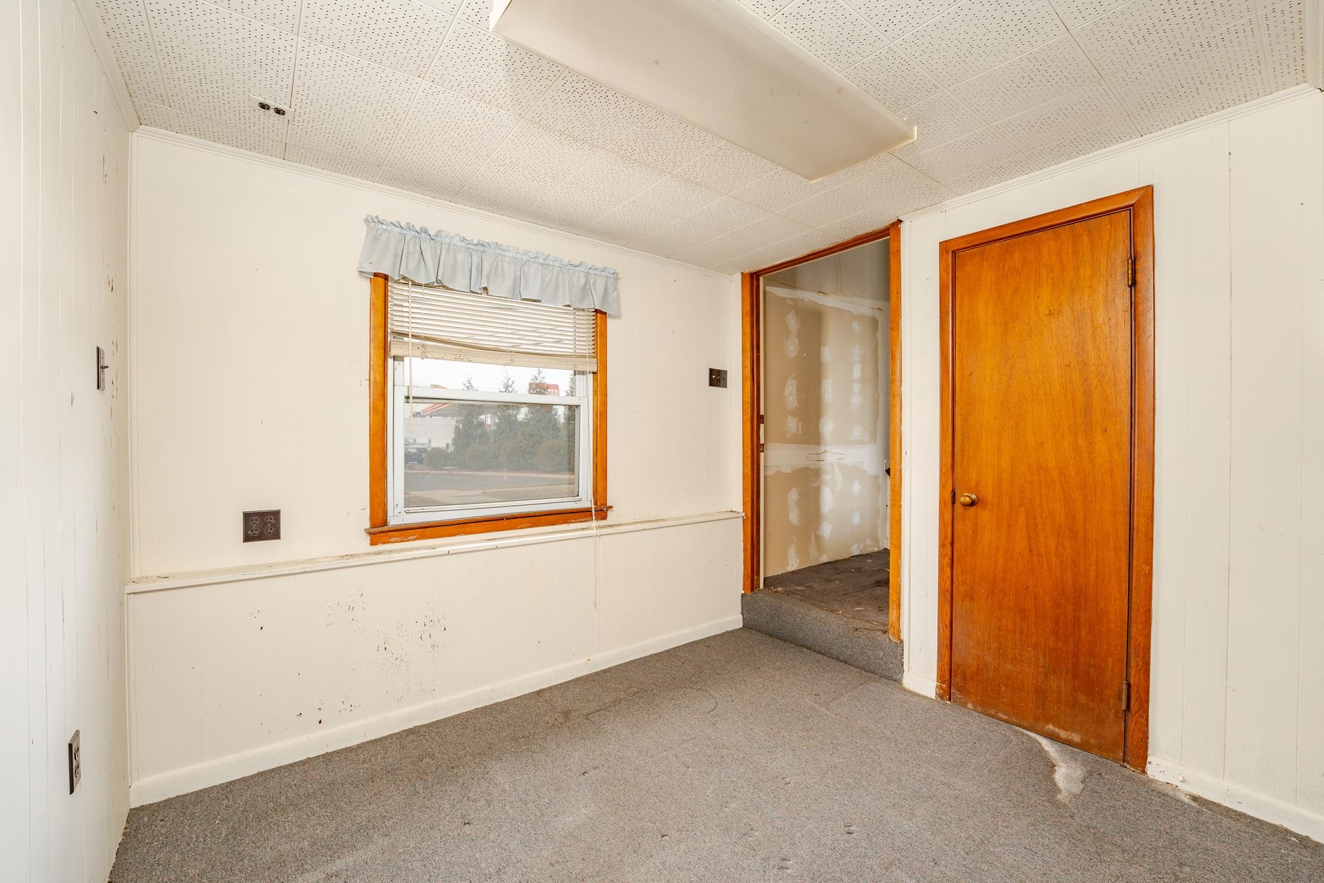 98 New Somers Point, NJ 08244 - Photo 10 of 49 an empty room with windows