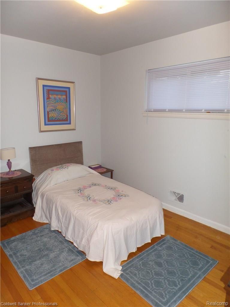 8026 Pelham Road Taylor, MI 48180 - Photo 16 of 33 SAM_0615.JPG