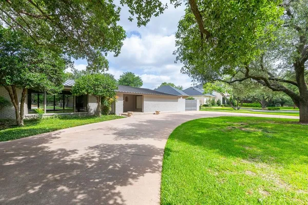 $1,450,000 | 1760 River Oaks Road, Abilene, TX 79605
