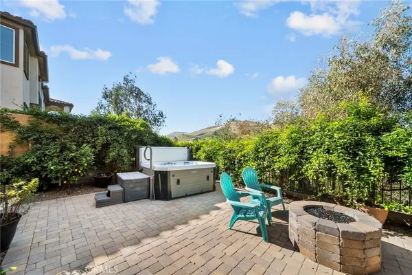 $1,079,900 | 221 Morro Way, Unit 1, Simi Valley, CA 93065