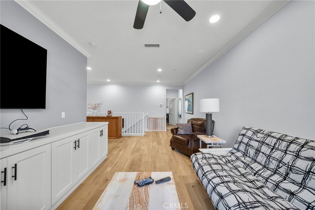 221 Morro Way, Unit 1 Simi Valley, CA 93065 - Photo 23 of 44