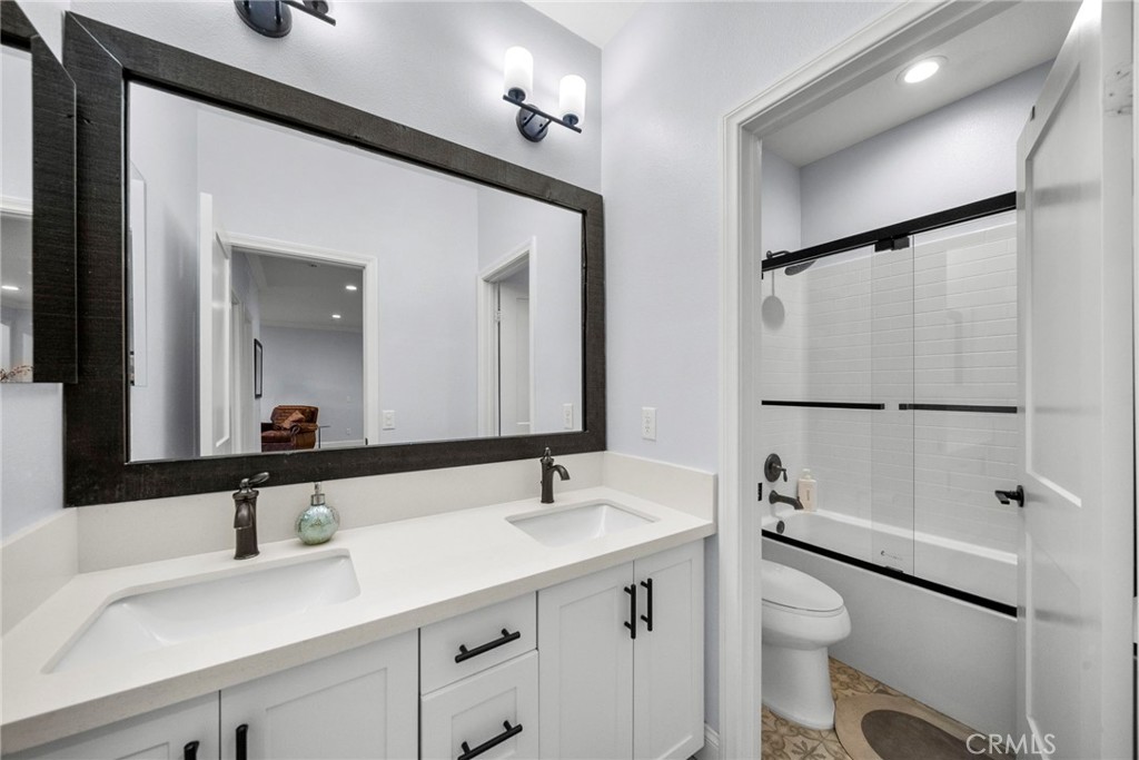 221 Morro Way, Unit 1 Simi Valley, CA 93065 - Photo 27 of 44