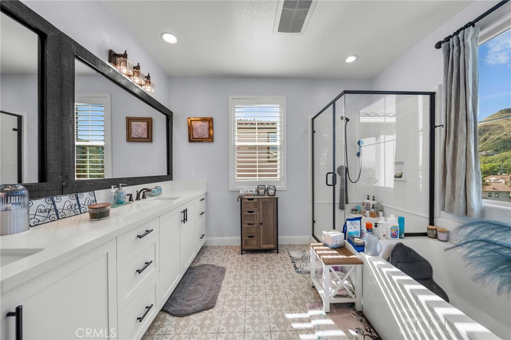 221 Morro Way, Unit 1 Simi Valley, CA 93065 - Photo 31 of 44