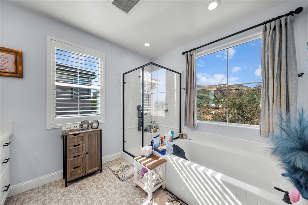 221 Morro Way, Unit 1 Simi Valley, CA 93065 - Photo 32 of 44