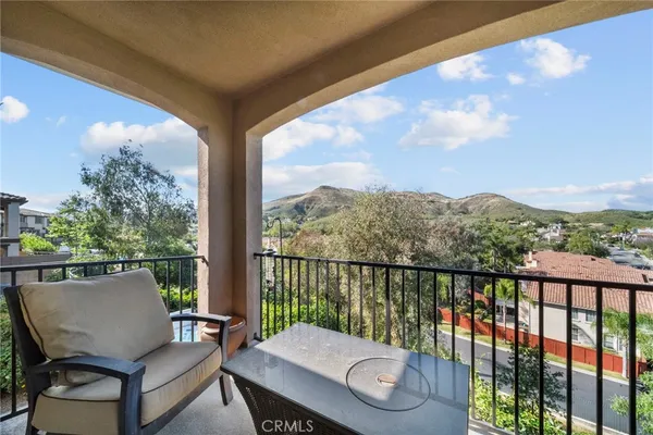 $1,079,900 | 221 Morro Way, Unit 1, Simi Valley, CA 93065
