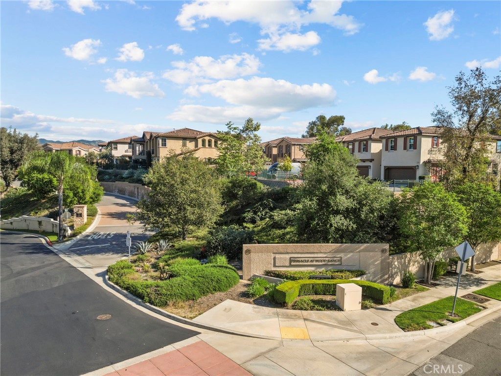 221 Morro Way, Unit 1 Simi Valley, CA 93065 - Photo 40 of 44