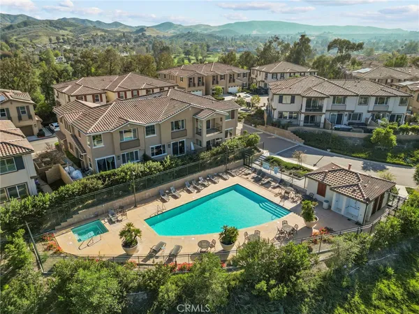 $1,079,900 | 221 Morro Way, Unit 1, Simi Valley, CA 93065