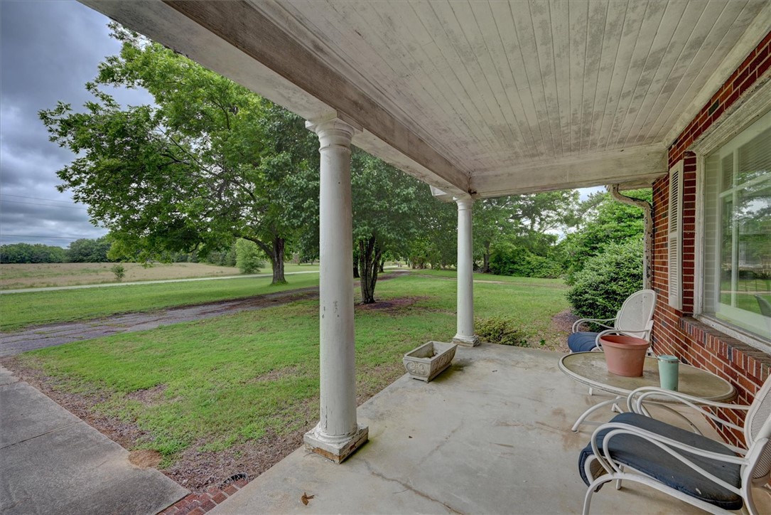 1411 Trail Road Belton, SC 29627 - Photo 17 of 47