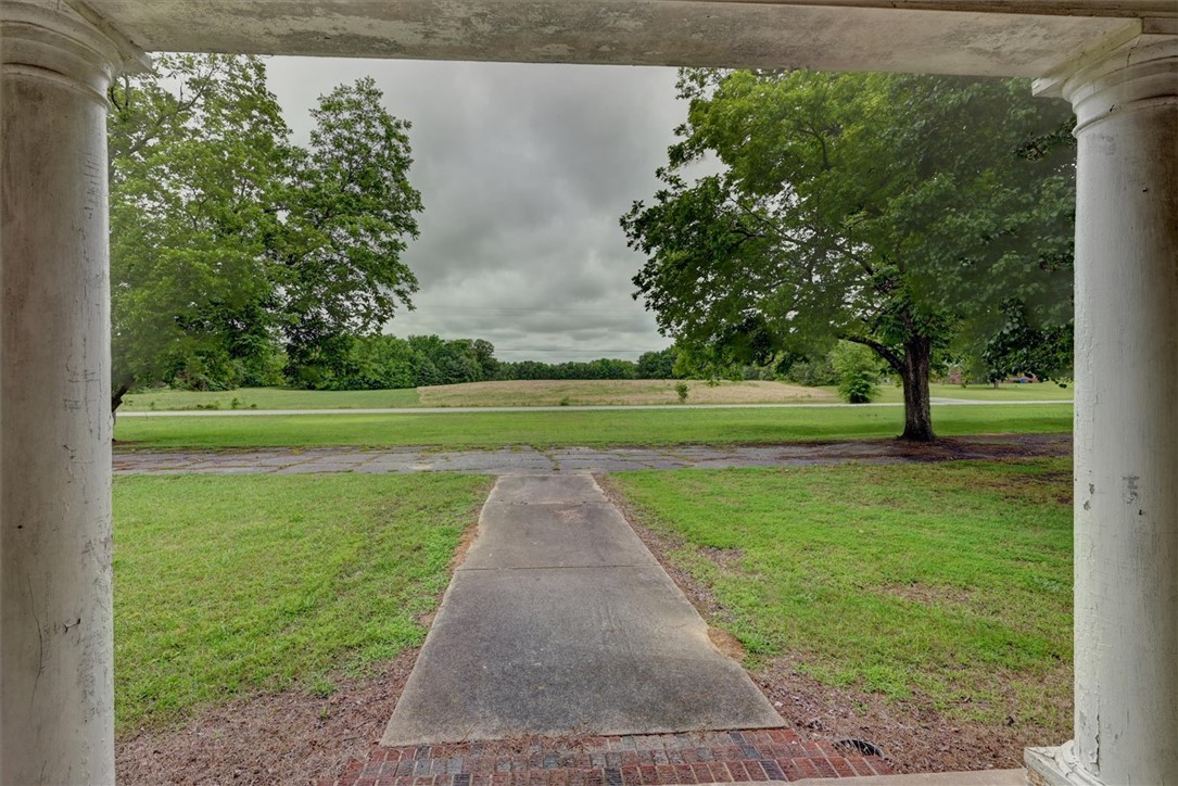 1411 Trail Road Belton, SC 29627 - Photo 18 of 47