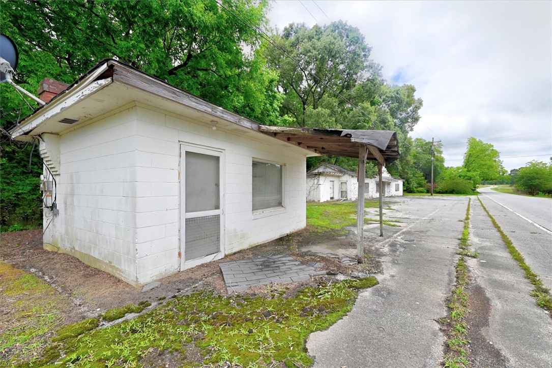 1411 Trail Road Belton, SC 29627 - Photo 44 of 47