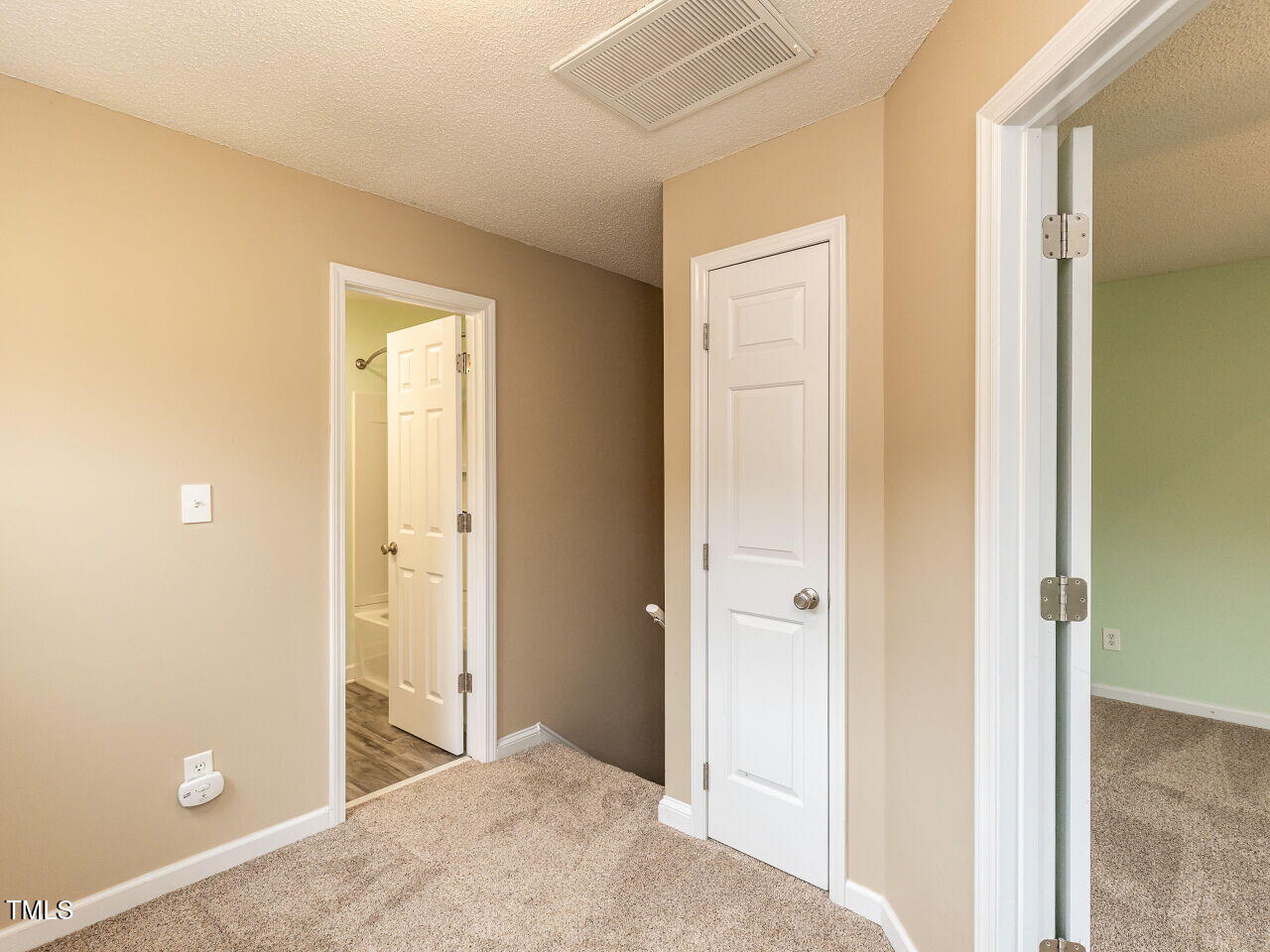 123 Legacy Lane Durham, NC 27713 - Photo 23 of 30 023-1280x960-upstairs-hallway