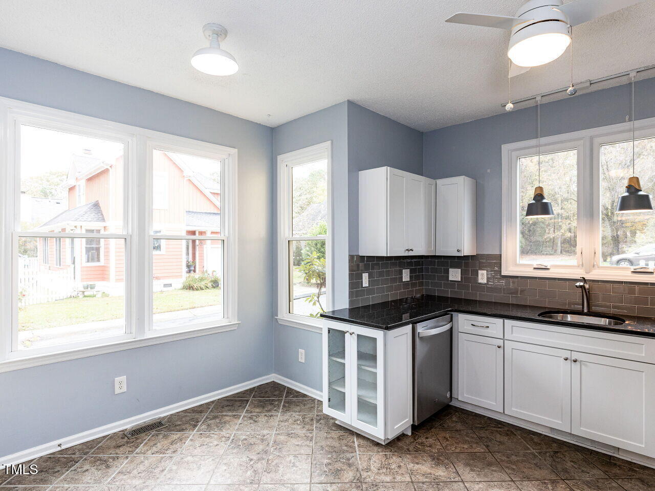 123 Legacy Lane Durham, NC 27713 - Photo 7 of 30 007-1280x960-breakfast-kitchen