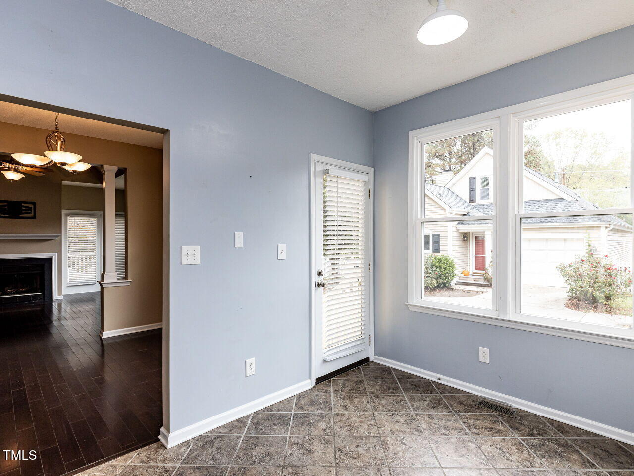 123 Legacy Lane Durham, NC 27713 - Photo 9 of 30 009-1280x960-breakfast-area