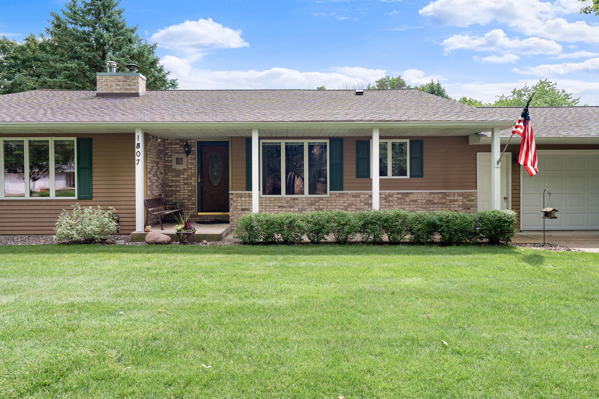 1807 9th Street Southwest Austin, MN 55912 - Photo 2 of 53