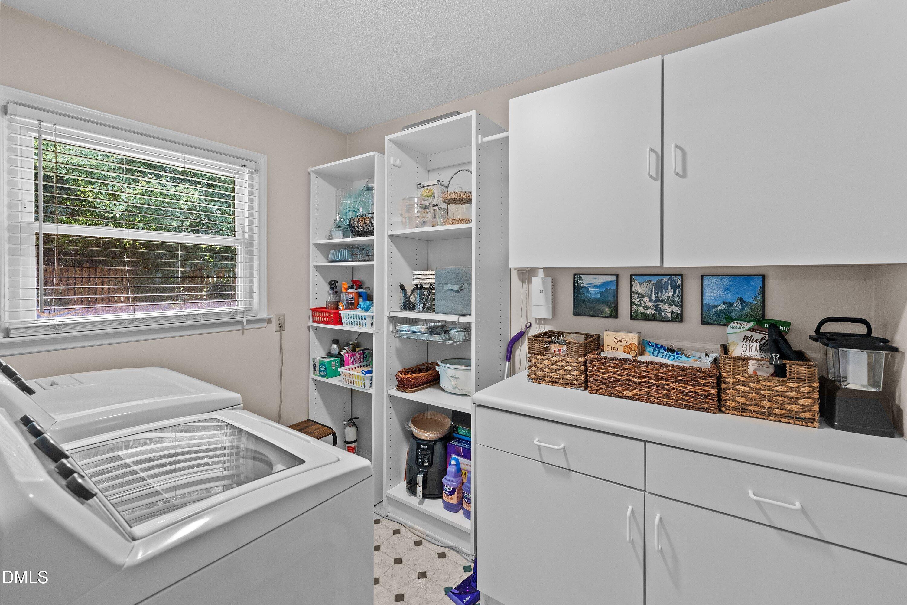 911 Emory Lane Raleigh, NC 27609 - Photo 25 of 55 27-911 Emory Ln_1977