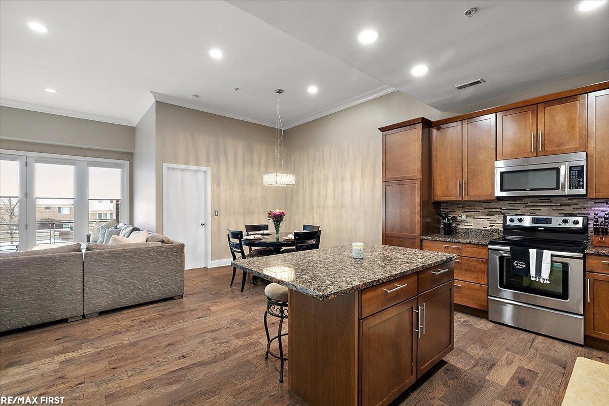 714 North Main Street, Unit 204 Rochester, MI 48307 - Photo 13 of 77