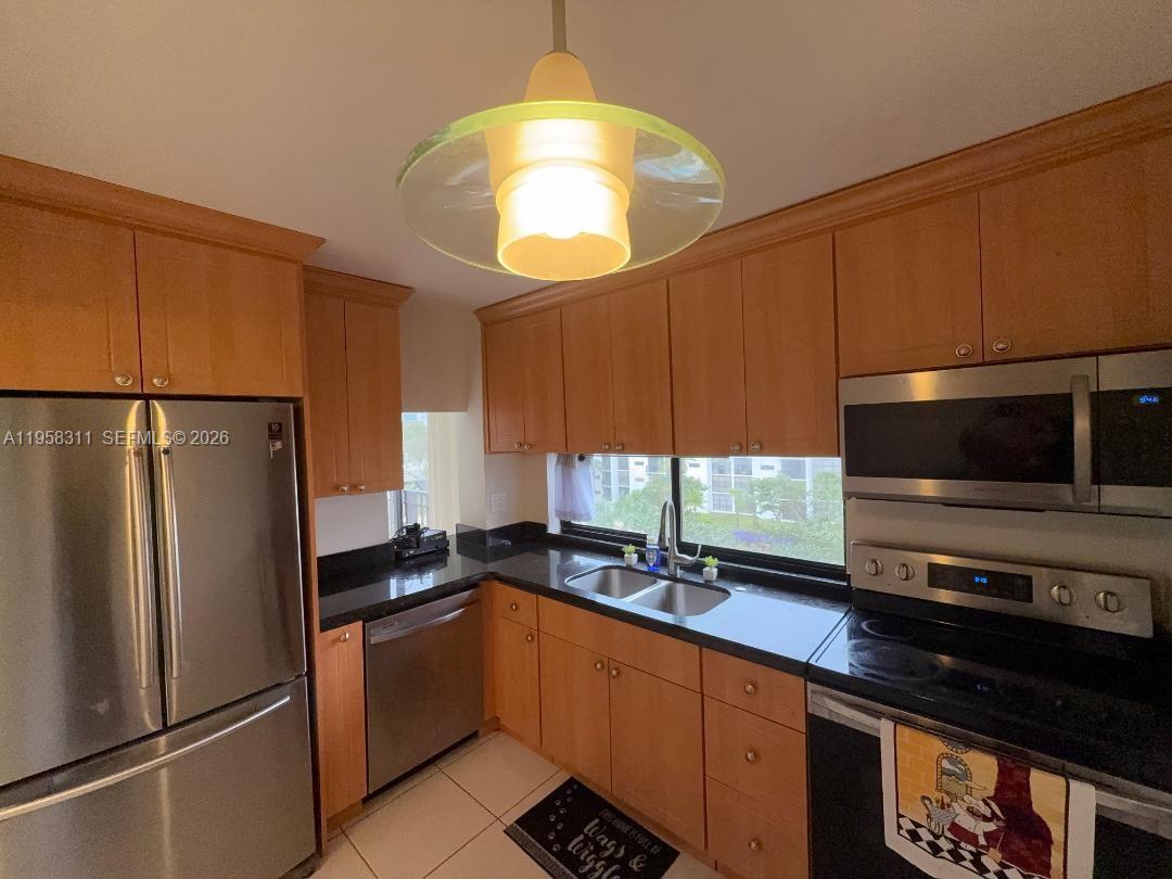 16919 North Bay Road, Unit 507 Sunny Isles Beach, FL 33160 - Photo 11 of 28 Photo 11
